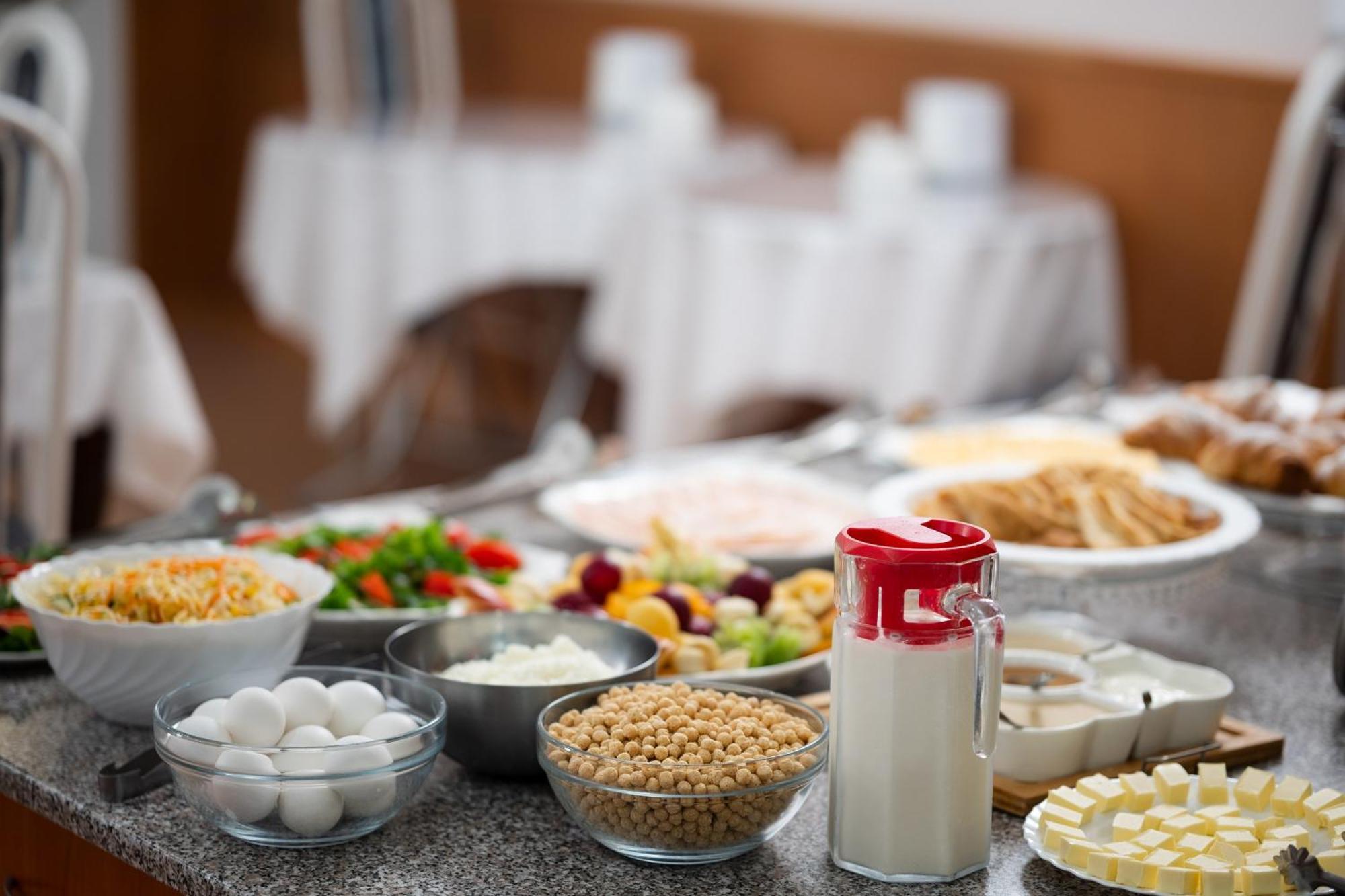Aktobe Hotel Kültér fotó